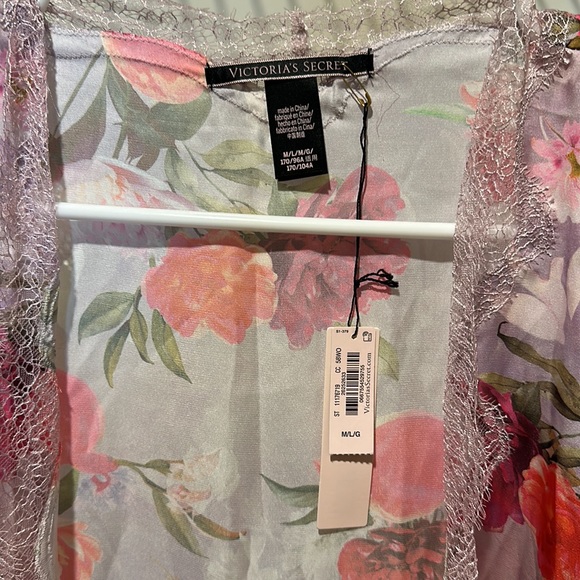 Victoria’s Secret Lace Inset Robe - Picture 2 of 4